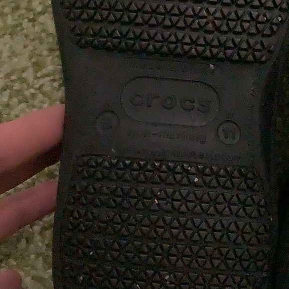 Crocs charcoal gray/ black (9 men) 11 women - Picture 4 of 6